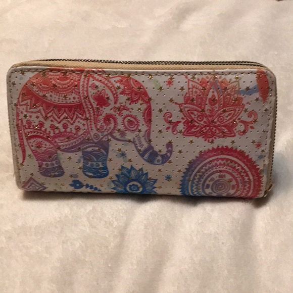ELEPHANT WRISTLET WALLET - Picture 12 of 16
